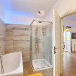 Villa Sunset With Sea View For 6 Persons Near Novigrad *