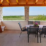 Sunset With Sea View For 6 Persons Near Novigrad Villa *