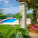 Sunset With Sea View For 6 Persons Near Novigrad