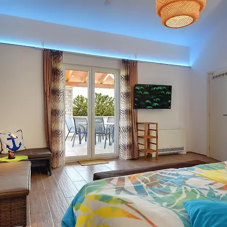 Villa Sunset With Sea View For 6 Persons Near Novigrad Buzinija