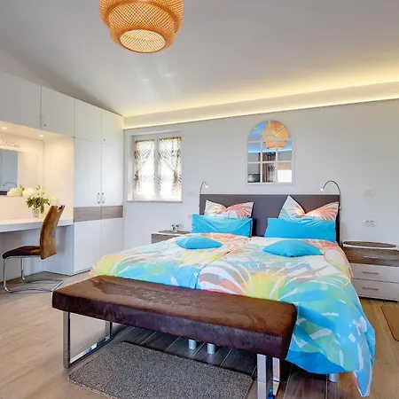 Villa Sunset With Sea View For 6 Persons Near Novigrad Buzinija
