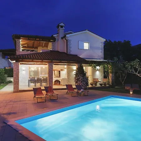 Sunset With Sea View For 6 Persons Near Novigrad فيلة *
